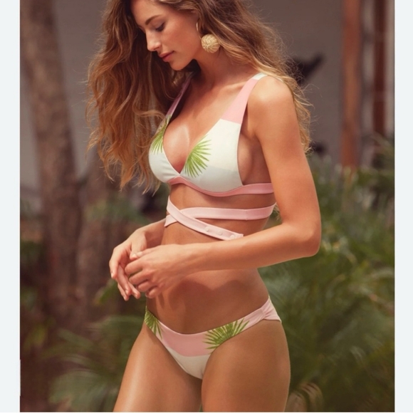 Agua Bendita Matilda Tropic Bikini - M/L - Picture 1 of 7